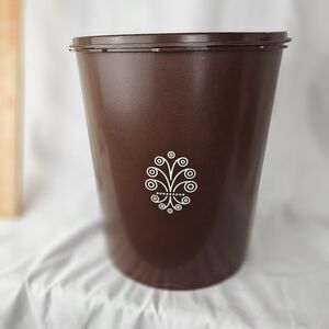 Vintage Tupperware Large Brown Servalier Canister w/ Lid #1339 6qt 9.25" Tall